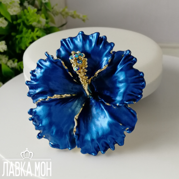 БР-270 Брошь "Гибискус"